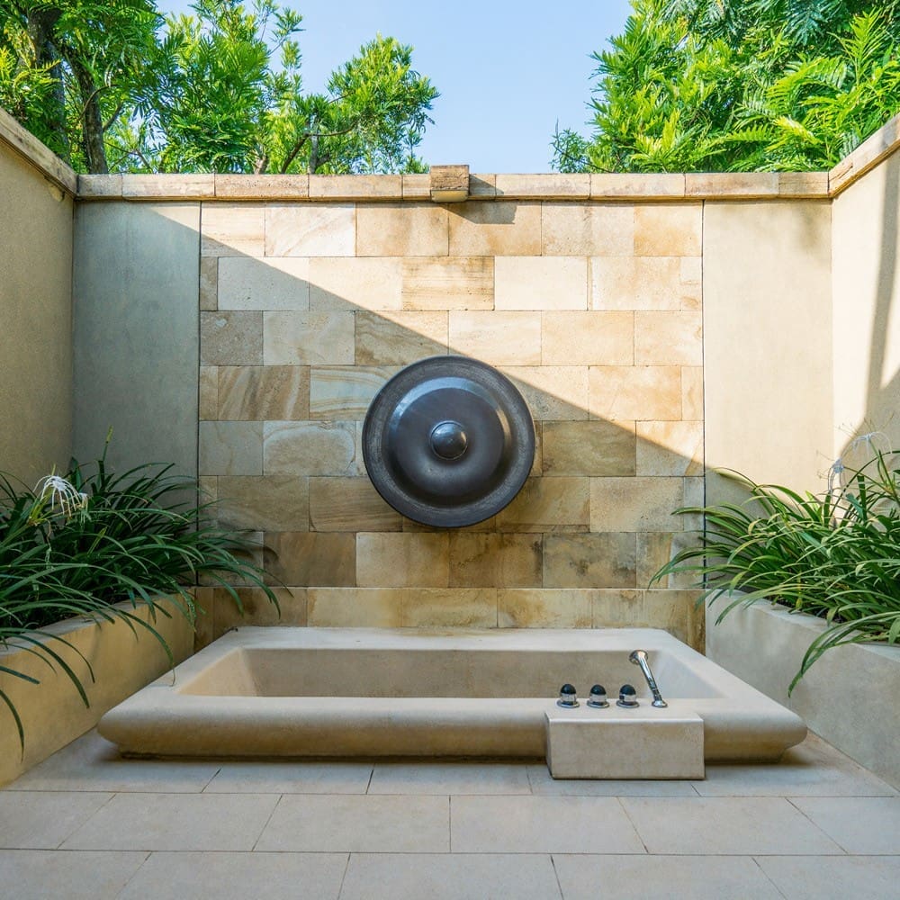 Pool Suite