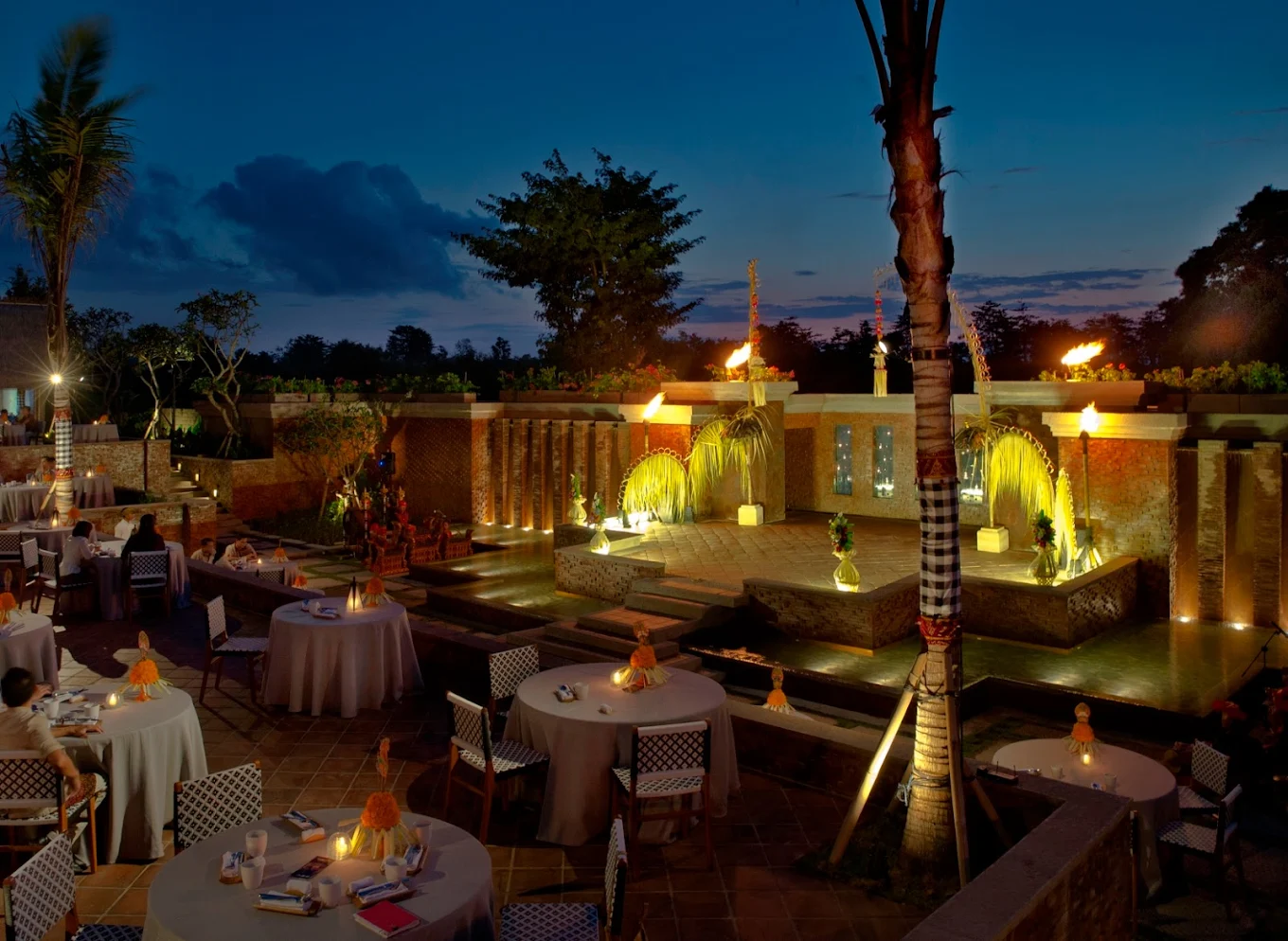 Kampoeng Bali 主題晚餐
