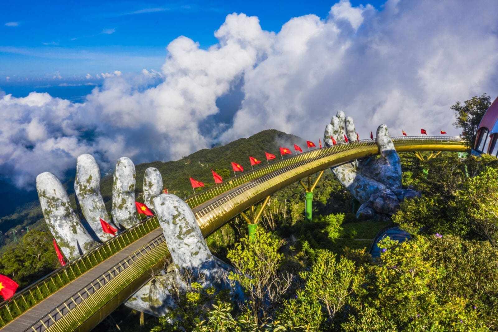 中越峴港必訪五日遊,巴拿山佛手金橋、順化古城、會安古城與納米亞度假