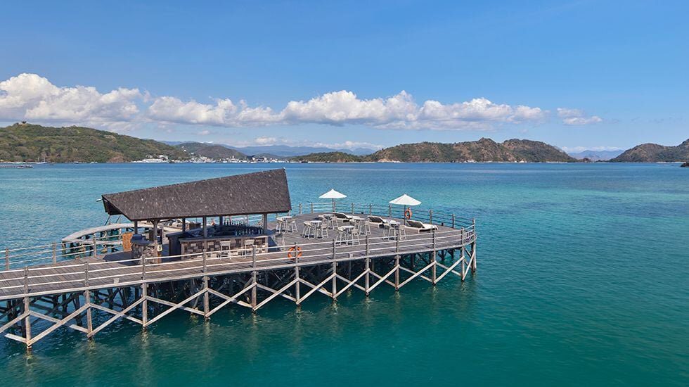 AYANA Komodo Naga 碼頭酒吧