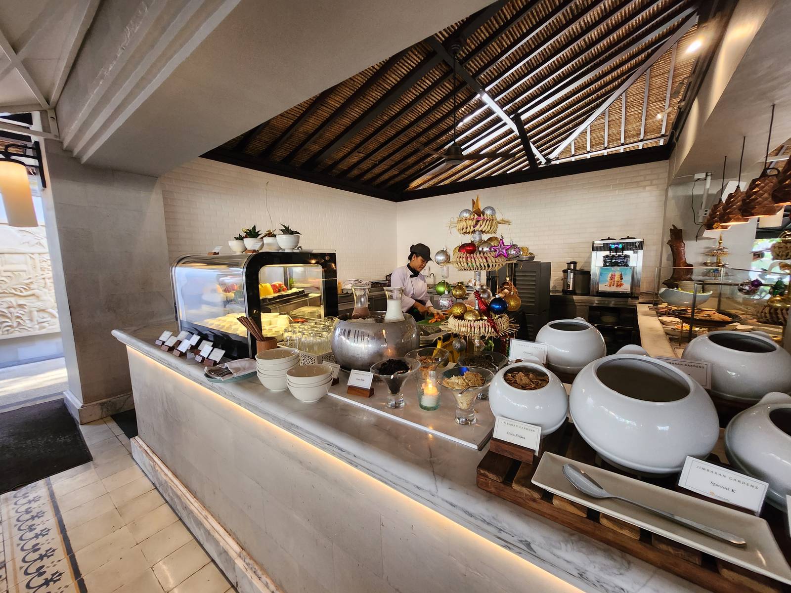 巴里島洲際度假村 Taman Gita 早餐自助吧與現做餐檯