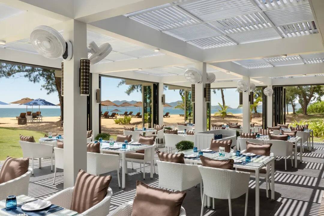 Banyan Tree Lang Co Azura 海濱餐廳