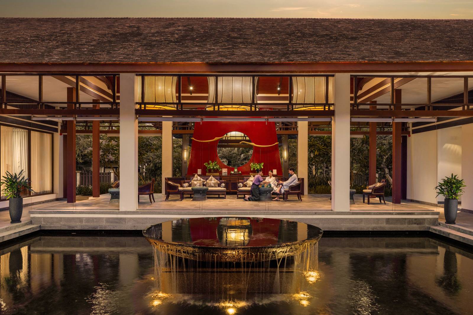 Banyan Tree Lang Co 悅榕 Spa 的休息區與倒影水池