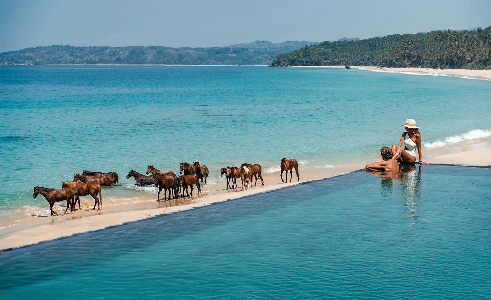 NIHI Sumba Nio Beach Club 泳池與海灘