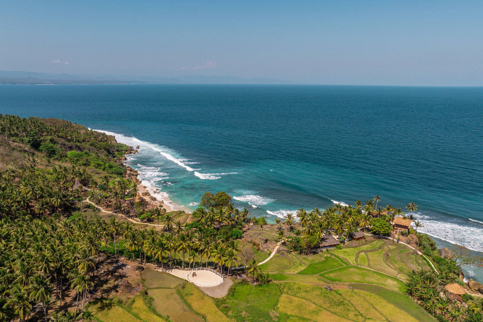 NIHI Sumba Nihioka Spa Safari 懸崖海岸