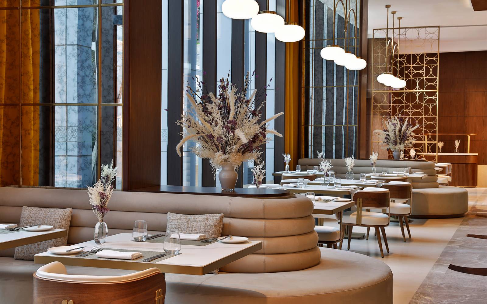 杜拜安納塔拉商業灣酒店 ZIYA 餐廳的用餐空間