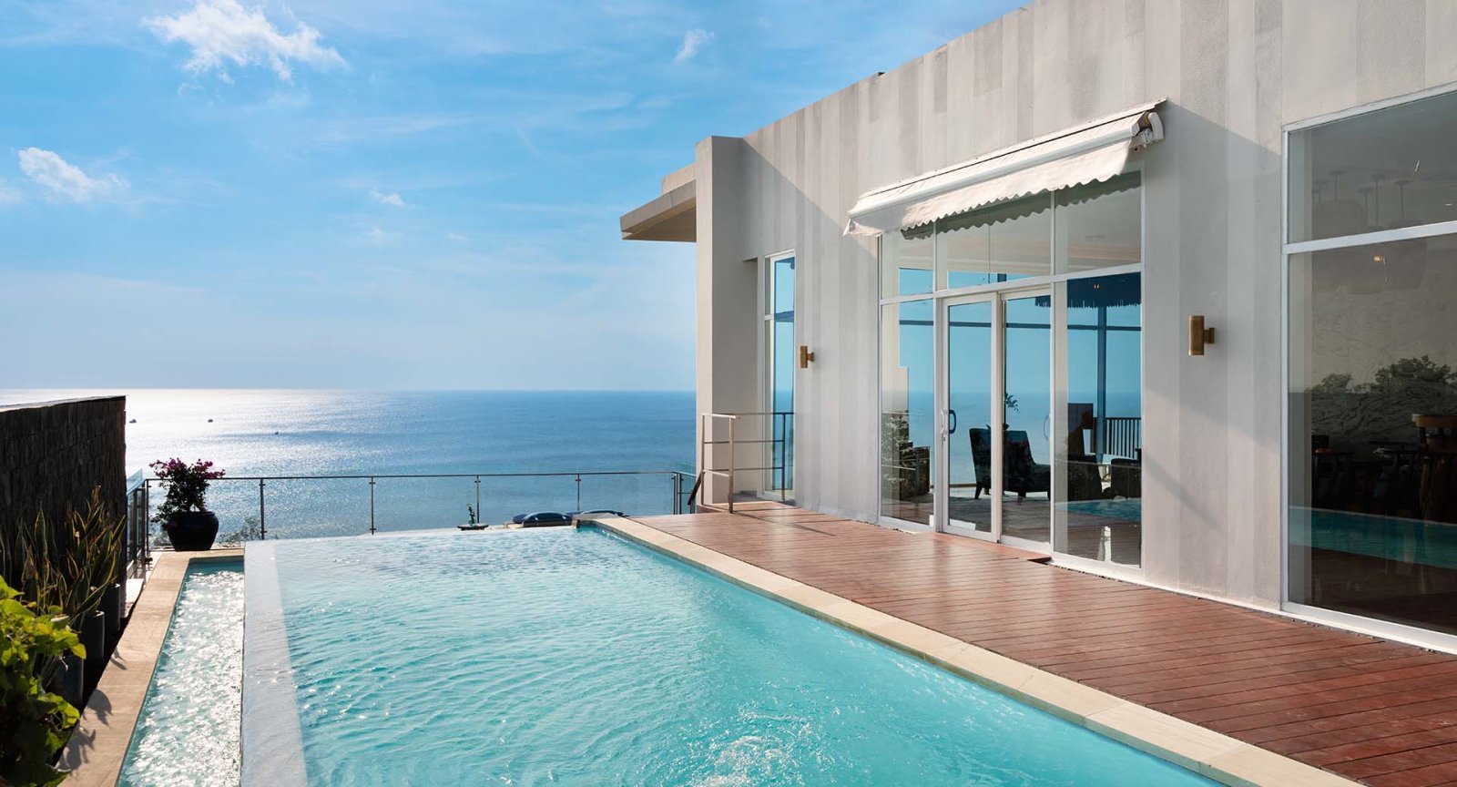 Dewata Penthouse 的雙層海景空間
