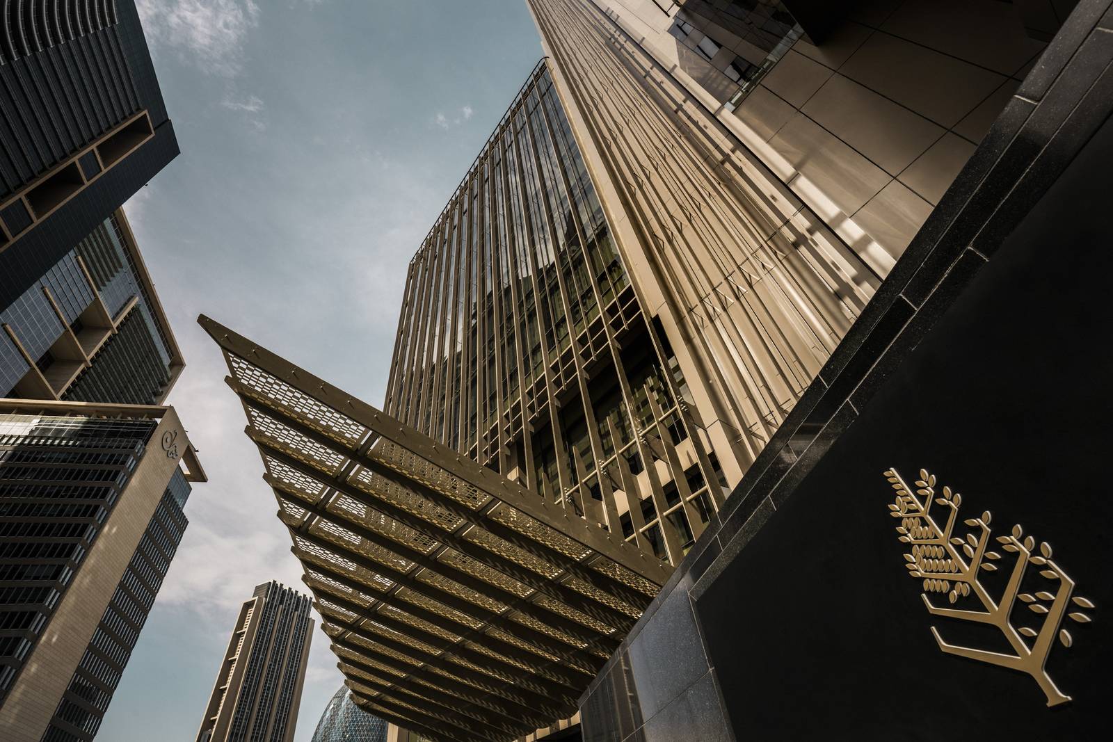 杜拜 DIFC Gate Village 的高樓外觀