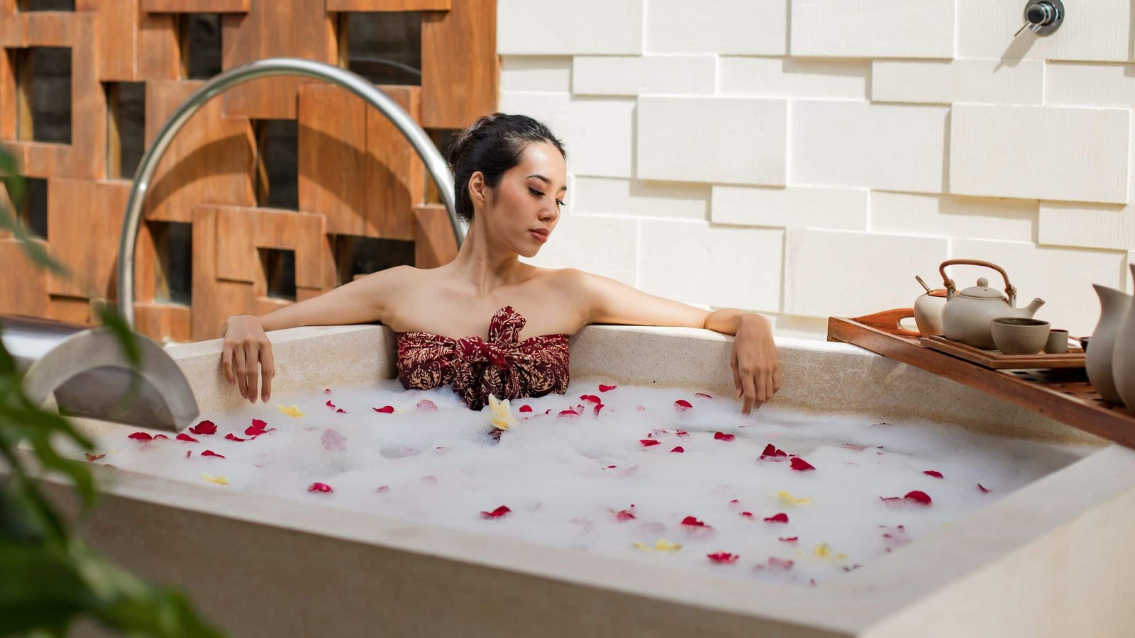Kriya Spa 的花瓣浴療程