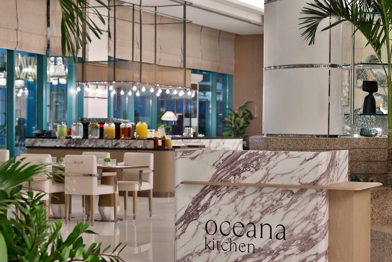 杜拜朱美拉希爾頓飯店 Oceana Kitchen 的開放式廚房