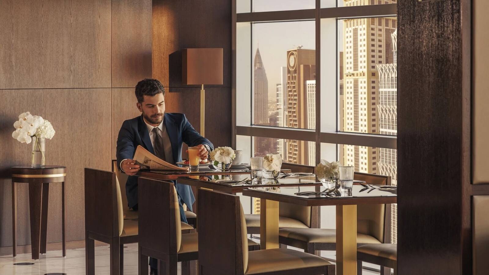Jumeirah Emirates Towers Club Lounge 早餐與城市景觀