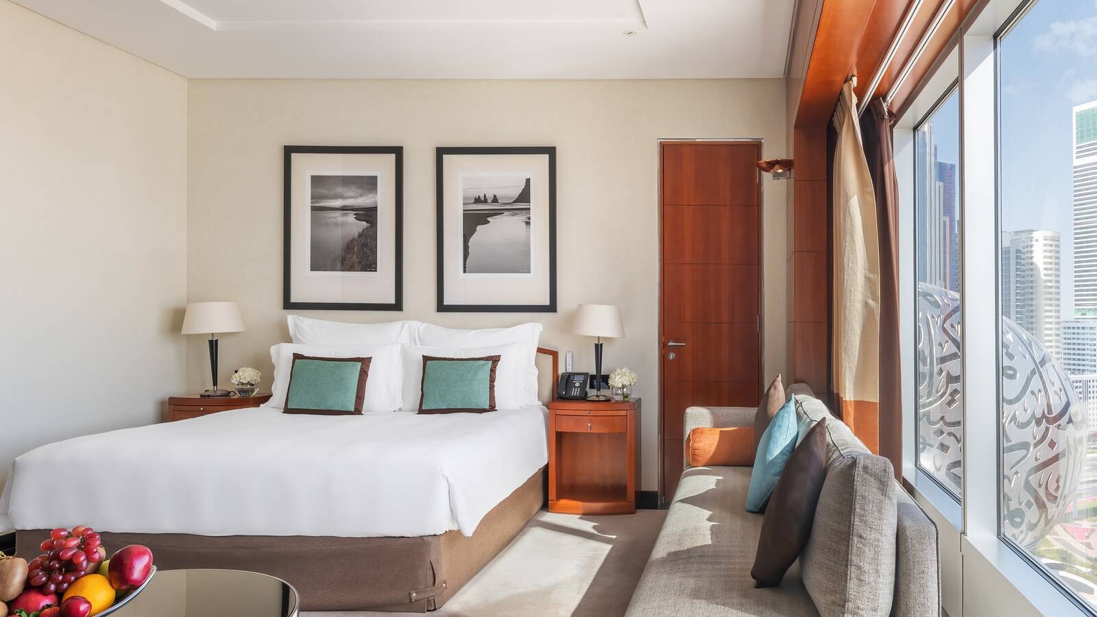 Jumeirah Emirates Towers Deluxe Room 城市景觀客房