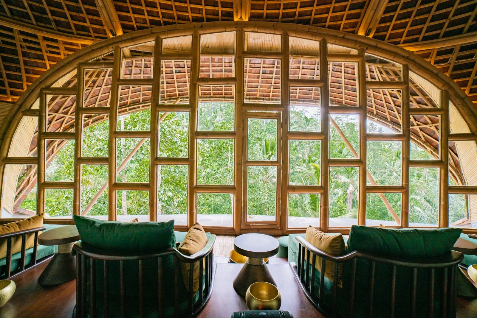 峇里島 K-Club 烏布別墅度假村 Mekar Spa 的竹構室內空間
