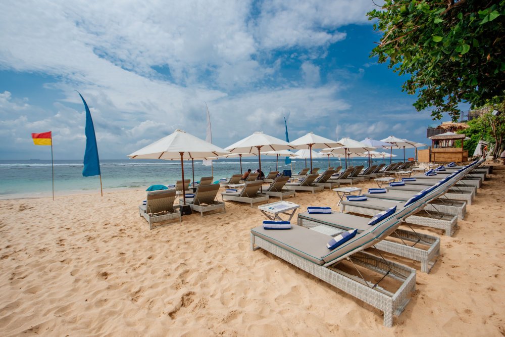 Karma Beach 海灘俱樂部的躺椅