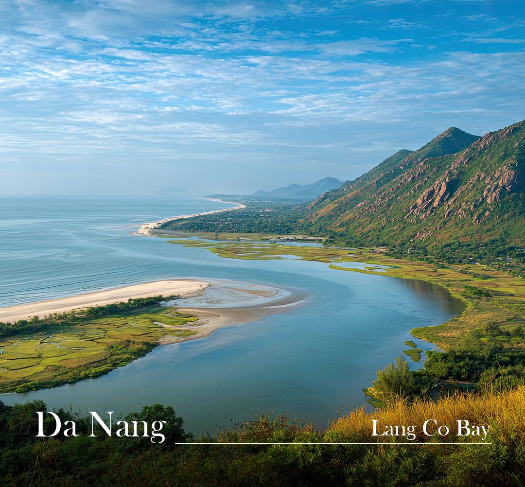 蘭珂灣山海景觀與 Da Nang 英文標示