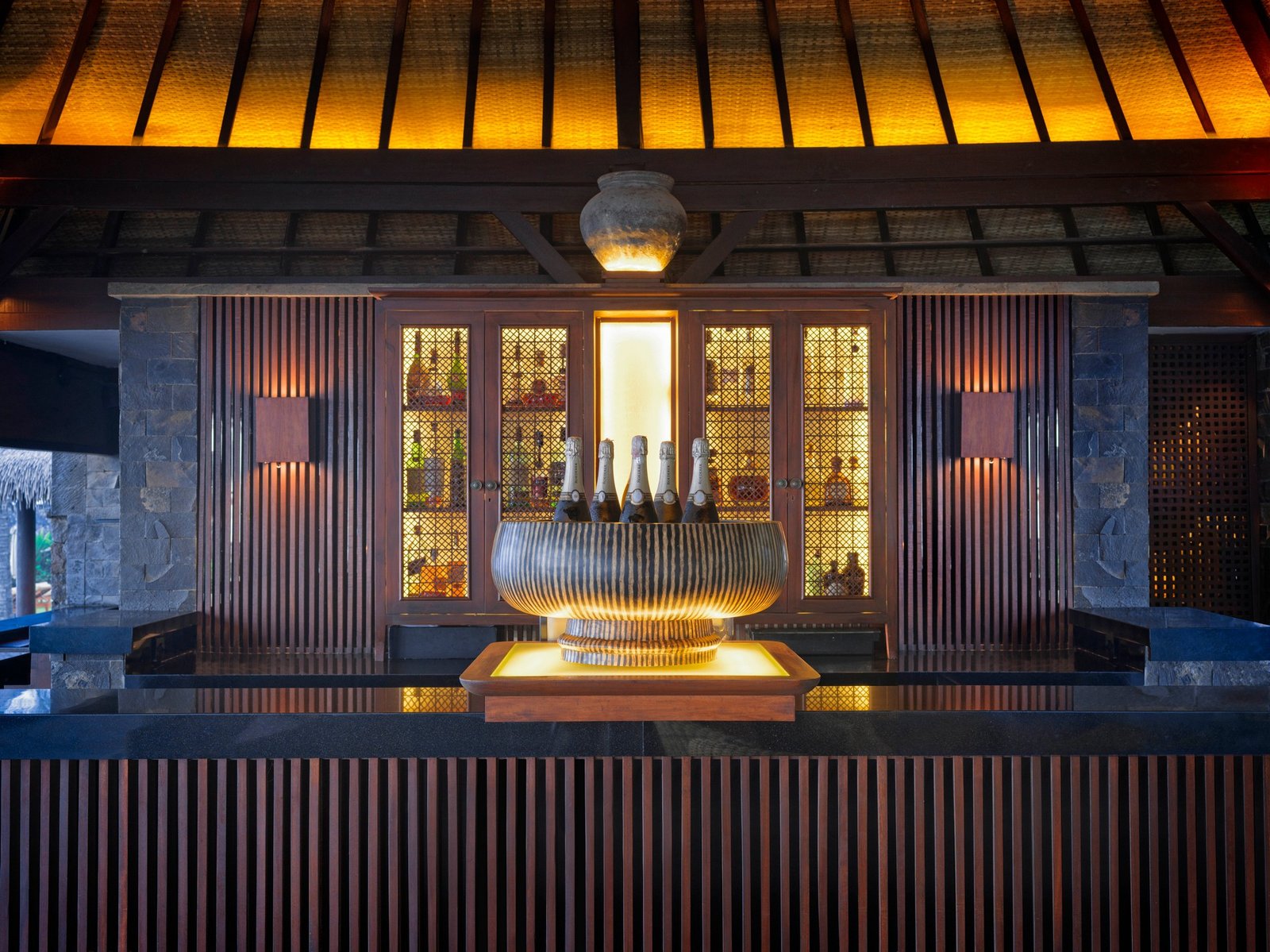 The Ocean Bar 的吧檯