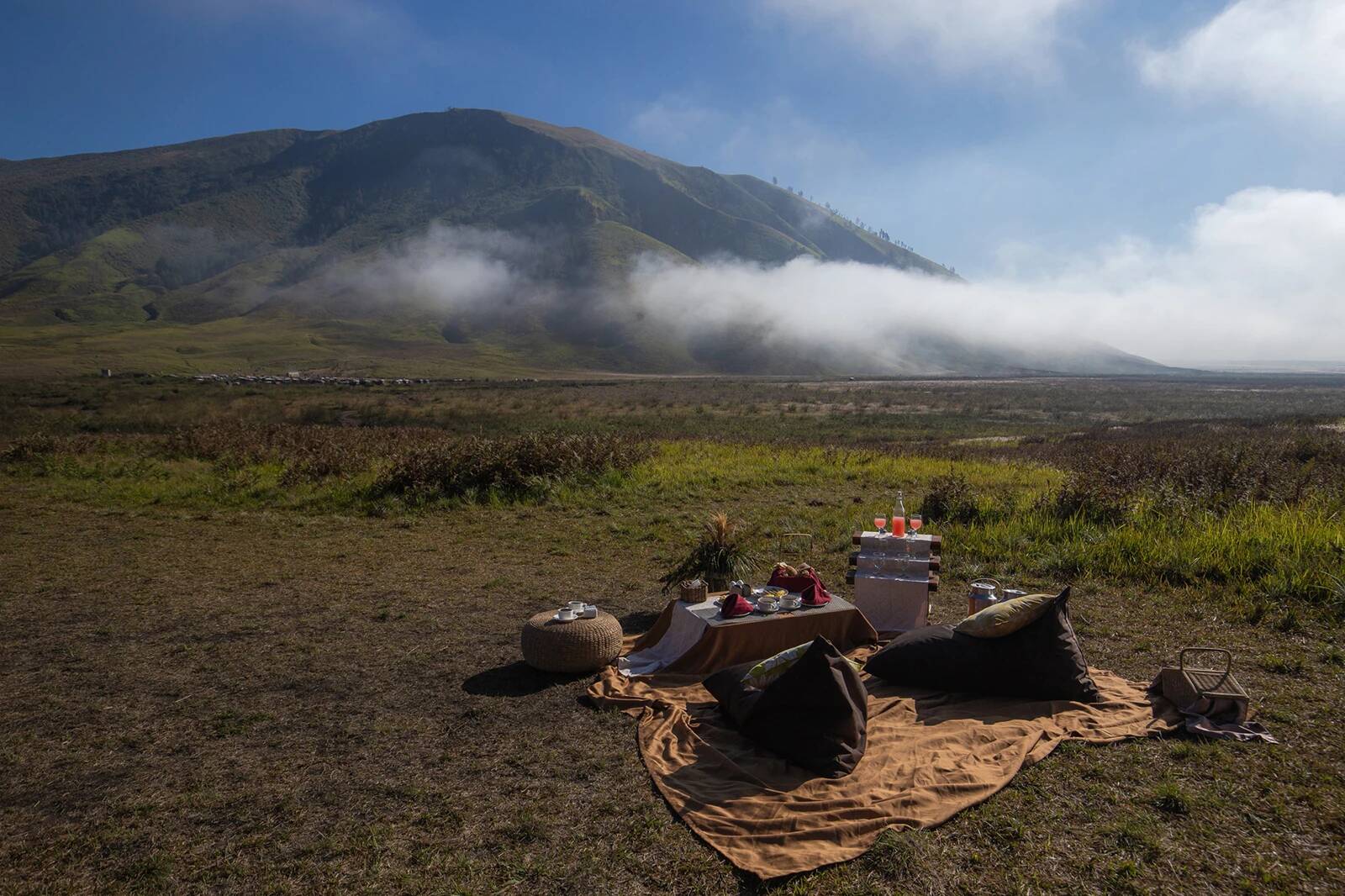 Tengger Caldera Wonders 火山口高原野餐