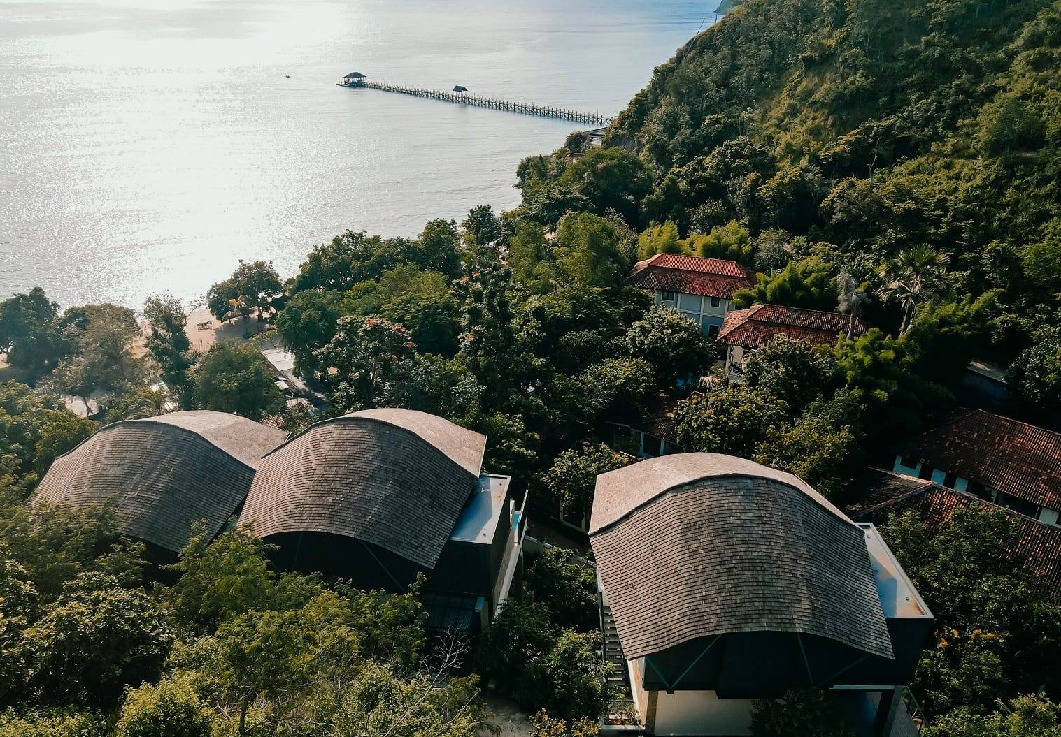 科摩多 Labuan Bajo 海岸的度假村