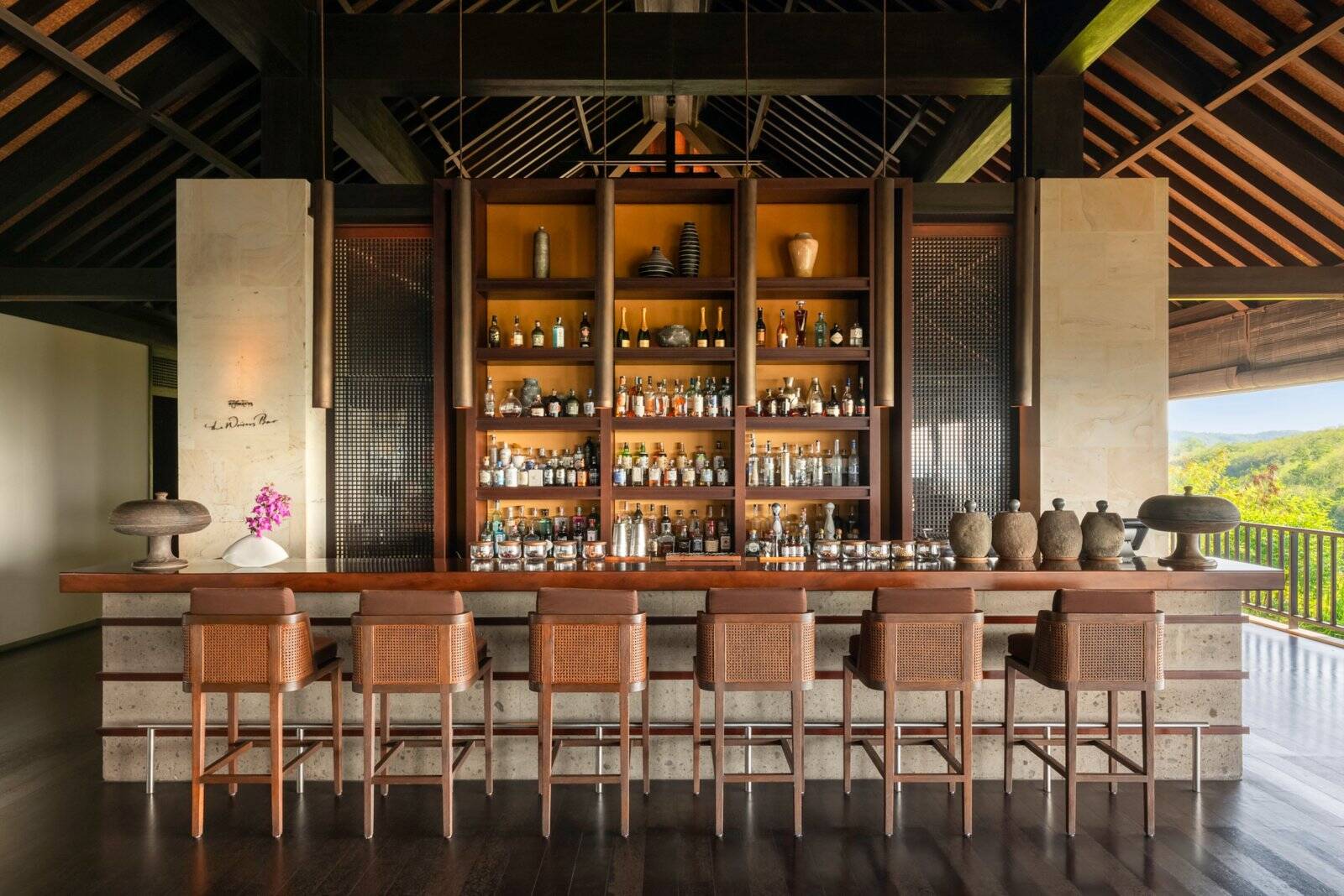 峇里島萊佛士酒店 The Writers Bar 酒吧空間