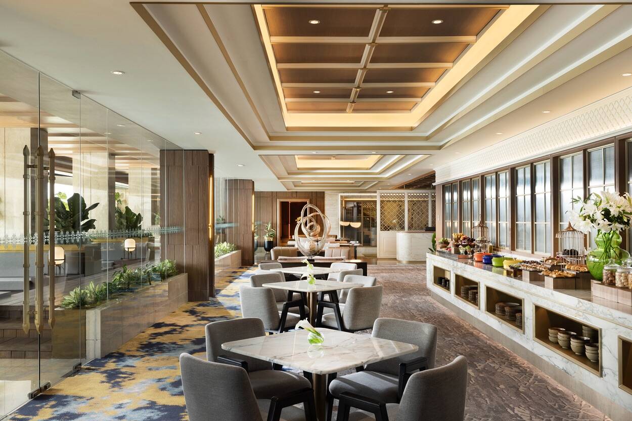 Royal Premiere 房客可使用的 Royal Club Lounge