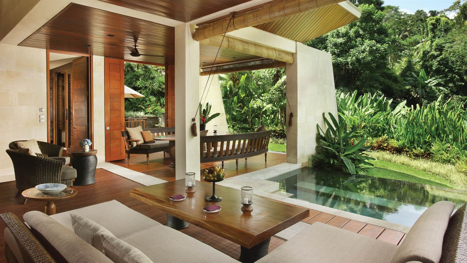 Two-Bedroom Villa 花園私人泳池與起居空間