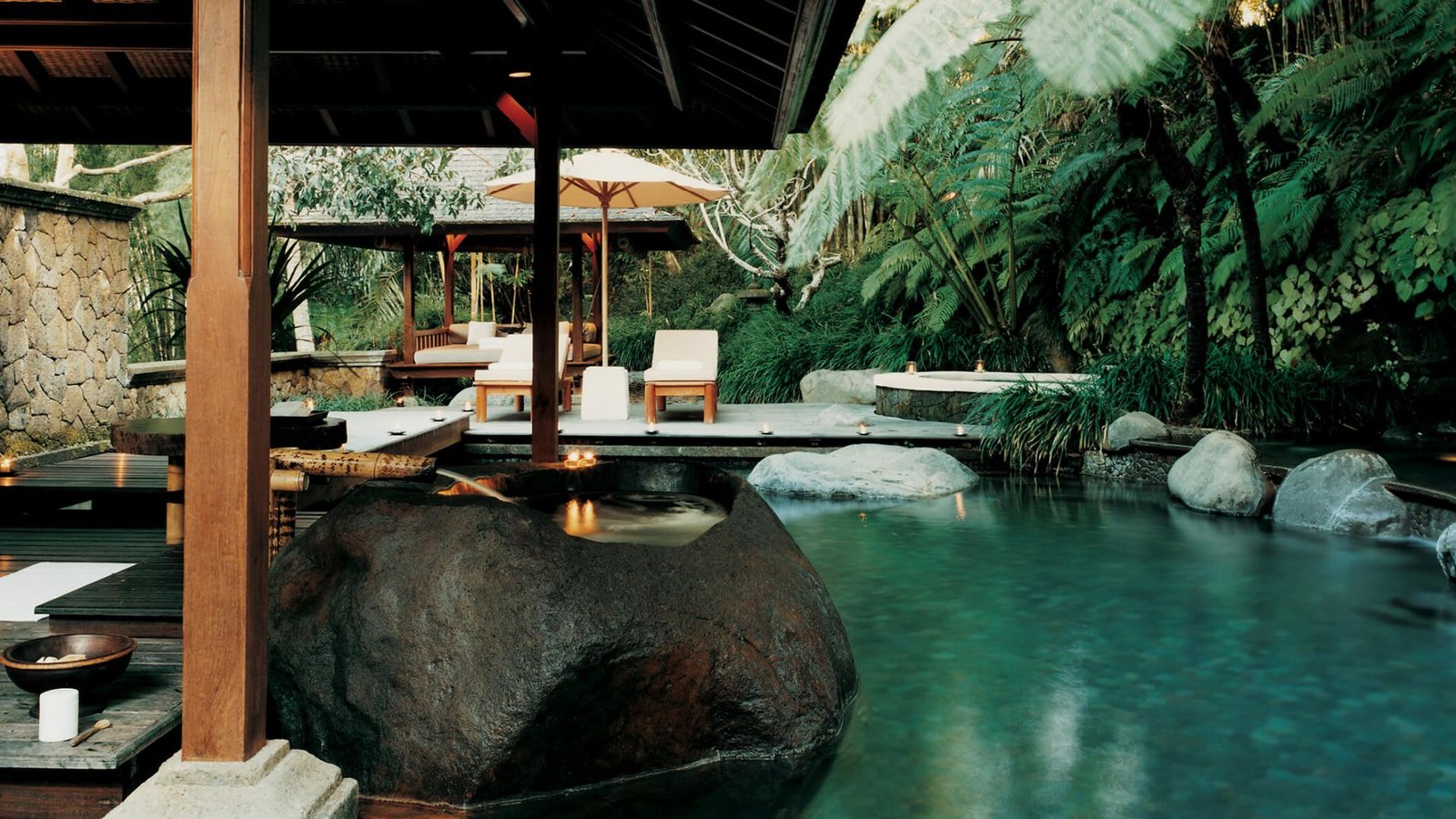 COMO Shambhala Suite 的岩石泳池