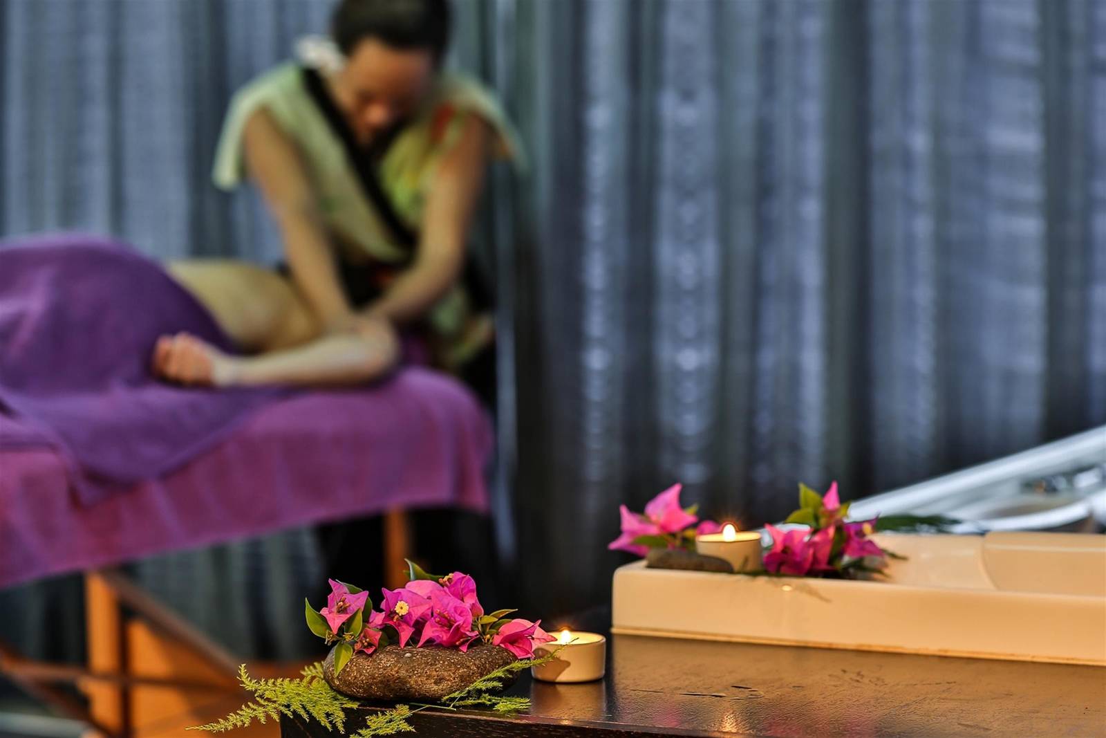 大溪地珍珠海灘度假村 Tāvai Spa 的按摩療程