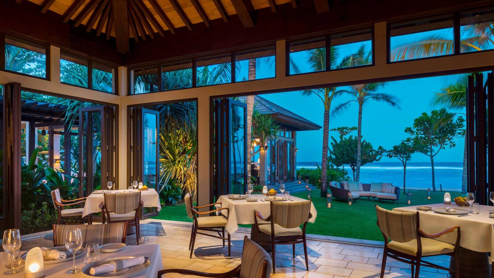 峇里麗思卡爾頓酒店 The Beach Grill 海濱餐廳
