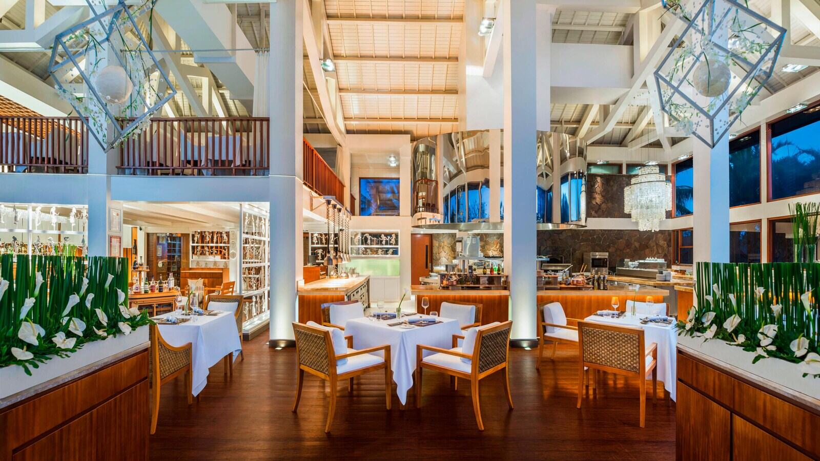 峇里島瑞吉度假酒店 Kayuputi 海濱餐廳
