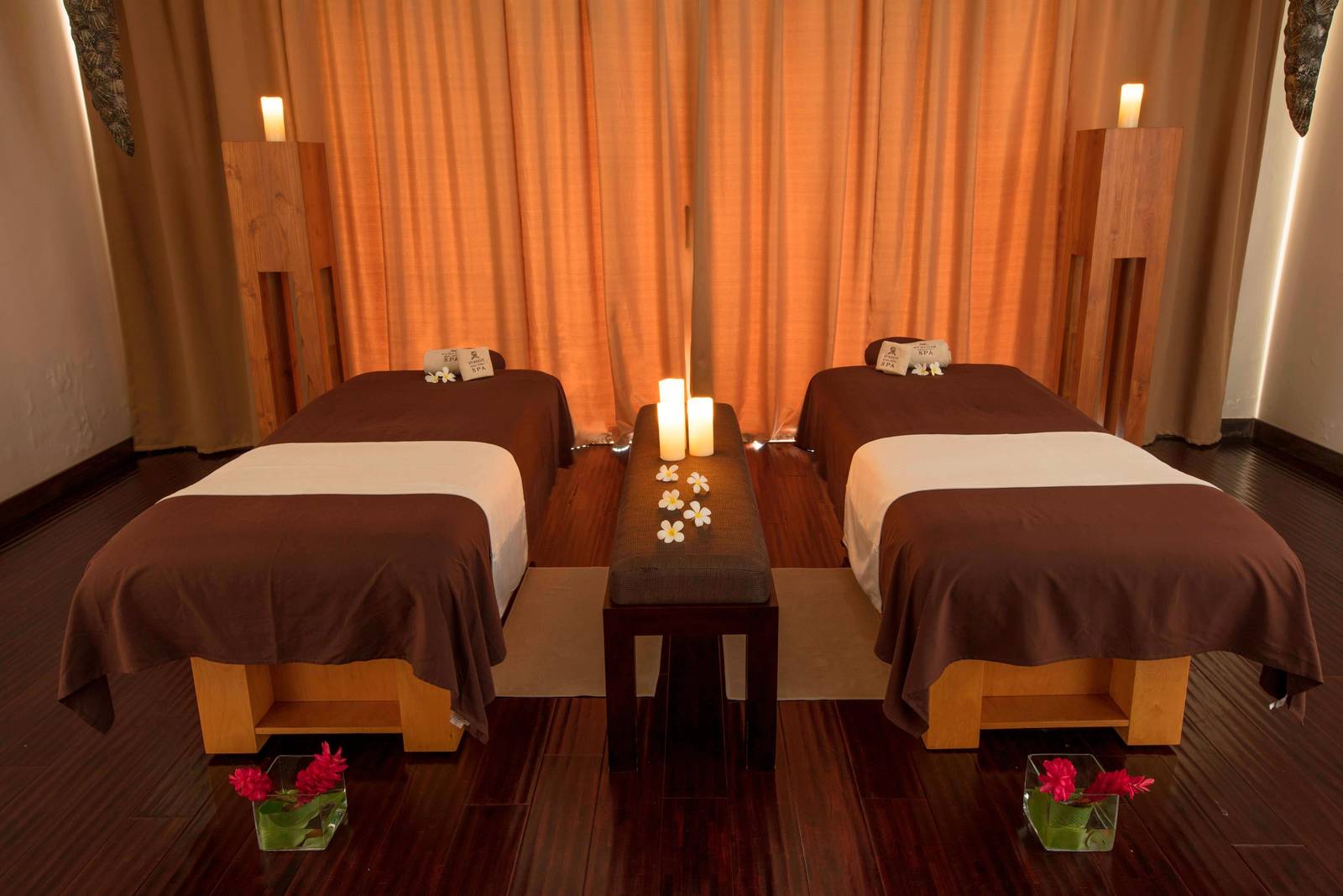 波拉波拉瑞吉度假村 Miri Miri Spa 的雙人療程床