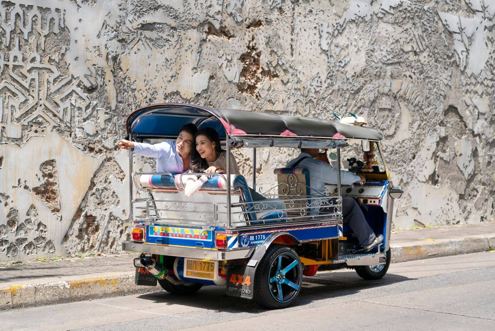 曼谷素拉旺萬豪酒店 嘟嘟車與老城街景（目的地參考）