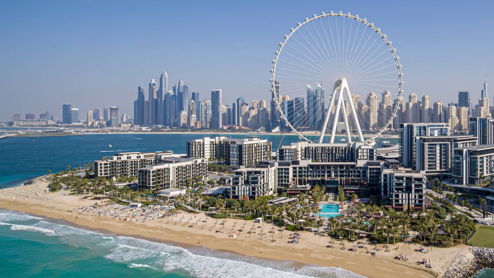 Bluewaters Island 的海灘、建築群與 Ain Dubai 摩天輪空拍