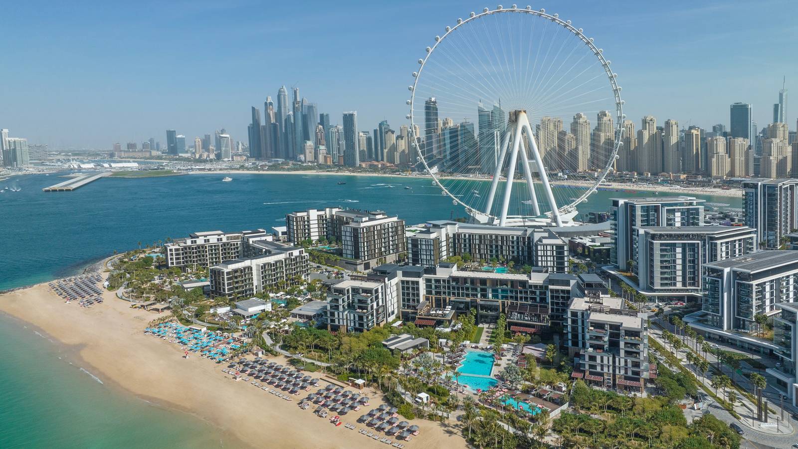 Bluewaters Island 與度假村建築的空拍,背景是 Ain Dubai 摩天輪