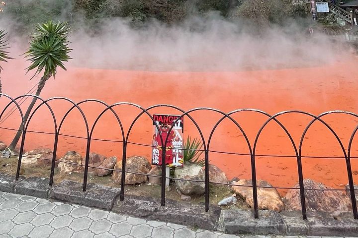 九州別府地獄巡禮｜從湛藍泉池到朱紅湯煙，走進溫泉鄉的奇幻日常