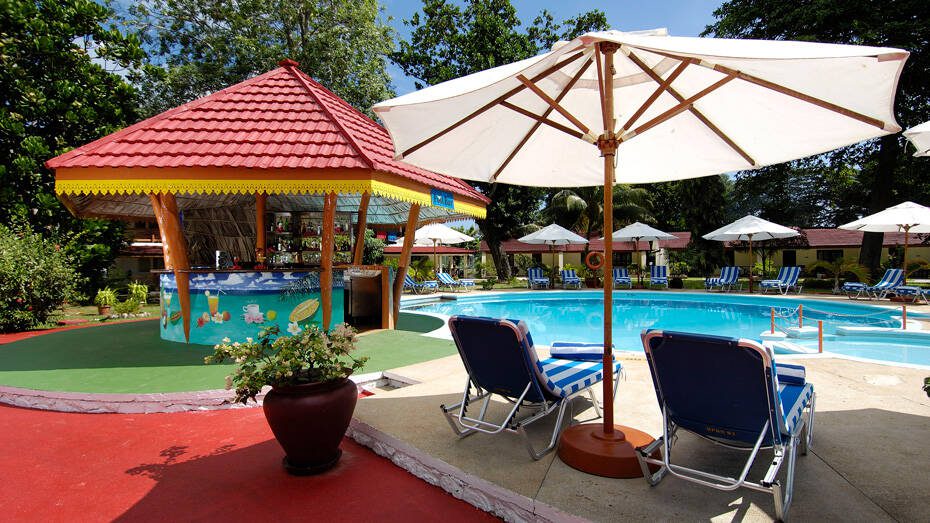 Berjaya Praslin Resort Pool Bar