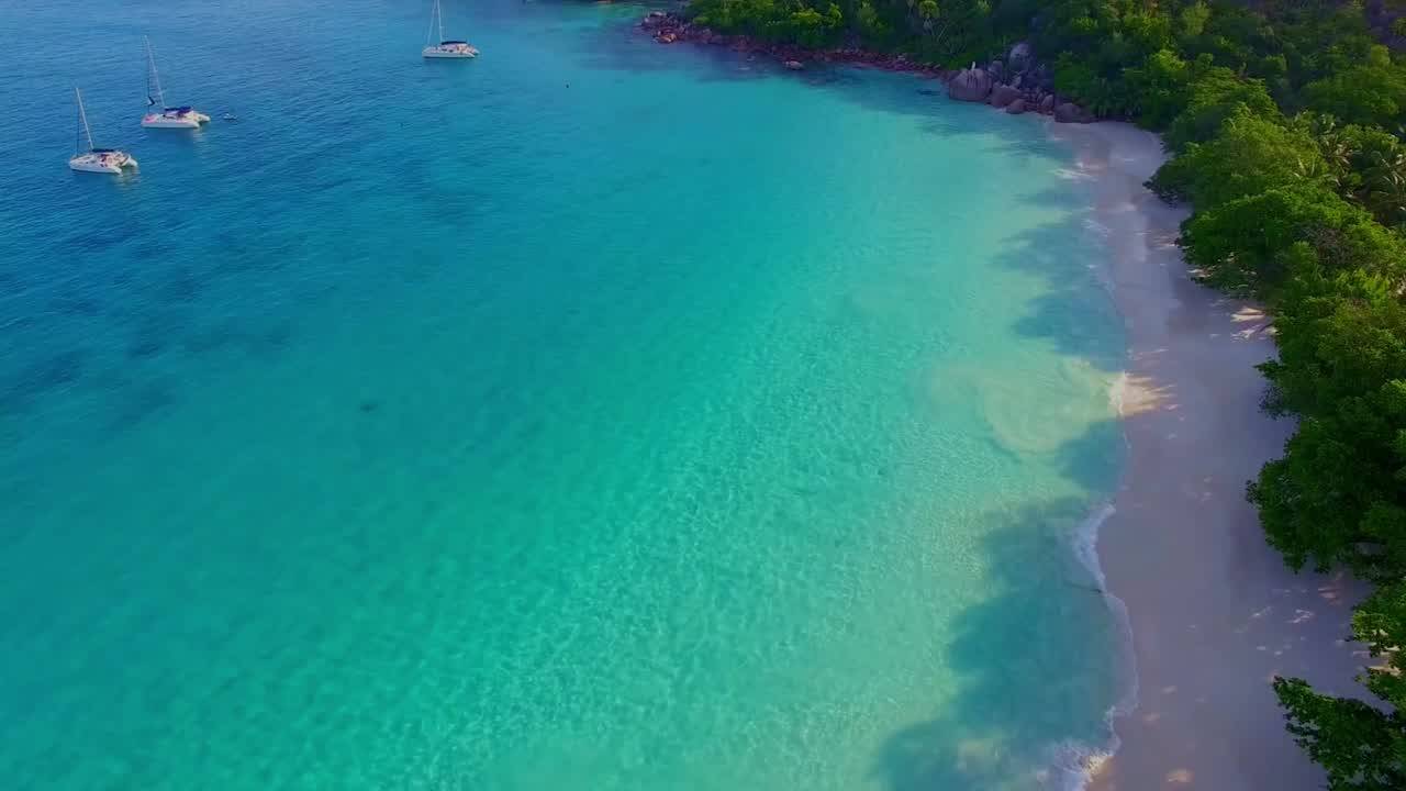 Berjaya Praslin Resort 所在普拉蘭 Côte d’Or 海岸空拍