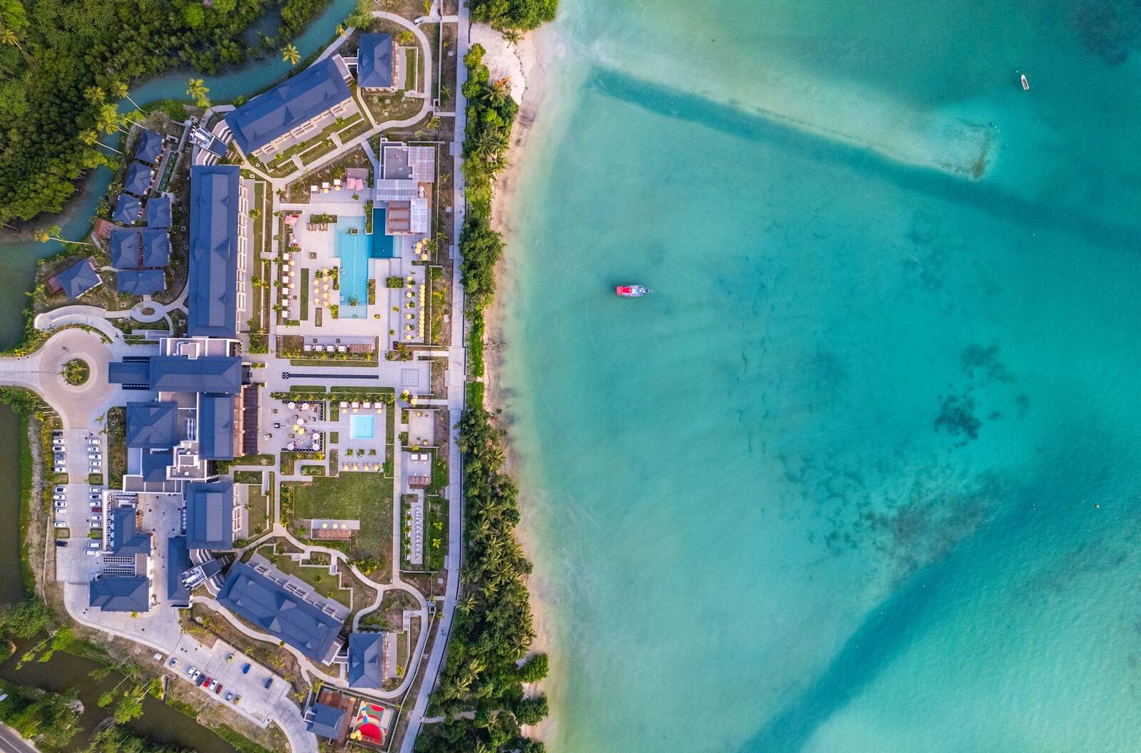 Canopy by Hilton Seychelles Resort 與 Anse La Mouche 空拍