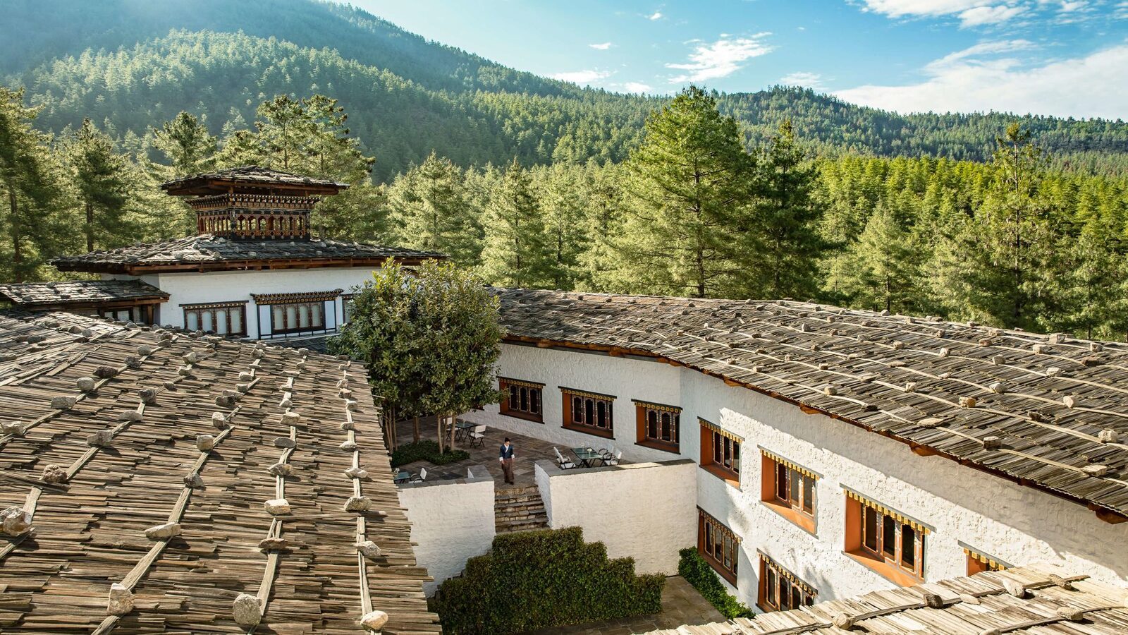 COMO Uma Paro 松林山居