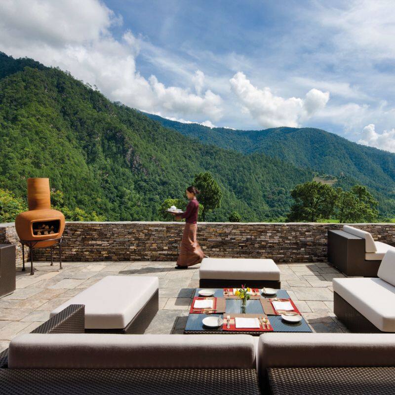 不丹 COMO Uma Punakha 山景露台與戶外壁爐