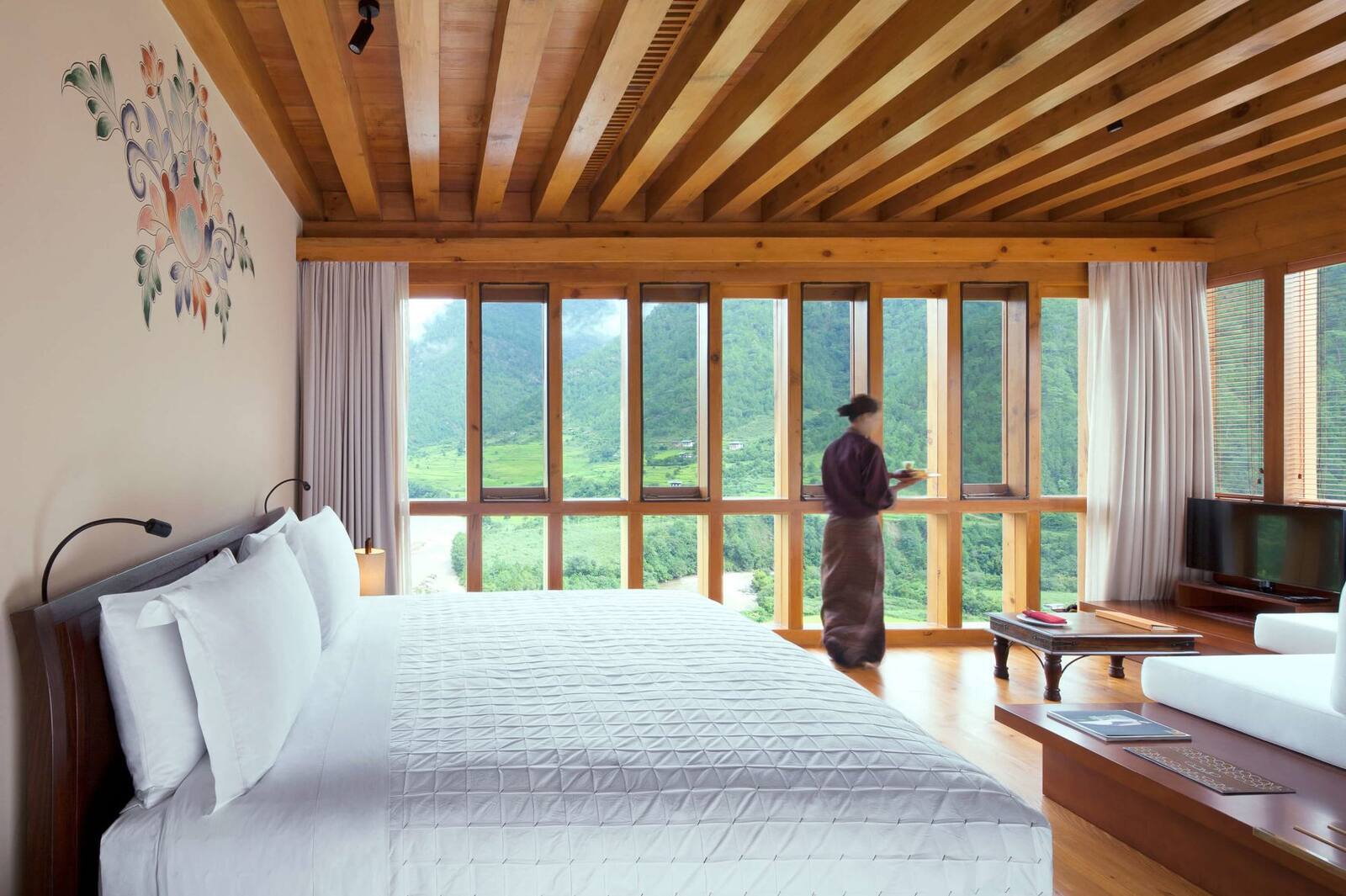不丹 COMO Uma Punakha Valley Room 臥室與山谷窗景