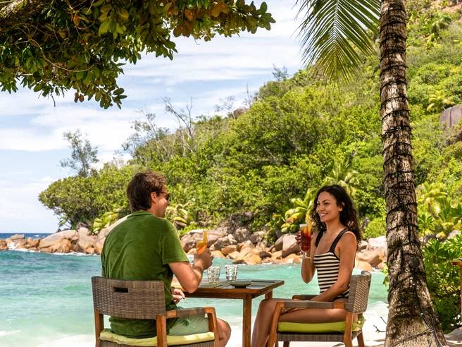 Constance Lemuria Takamaka Restaurant 海灘座位