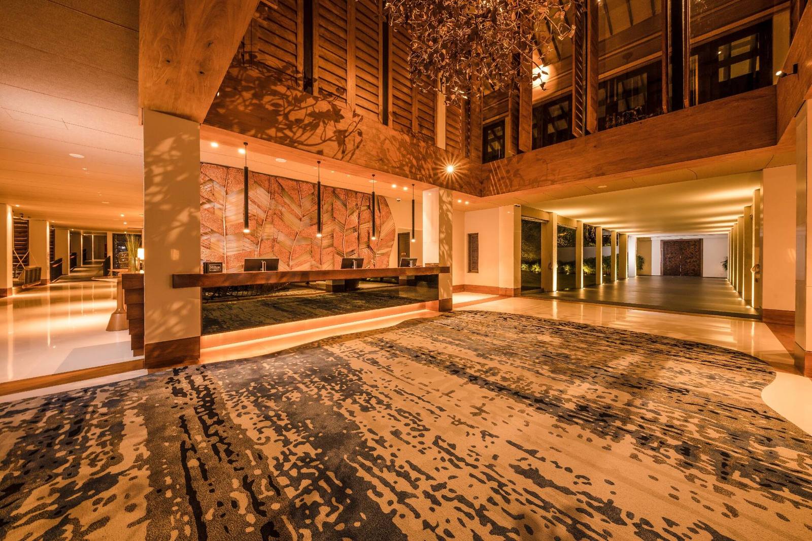 DoubleTree Weerawila 湖畔大廳
