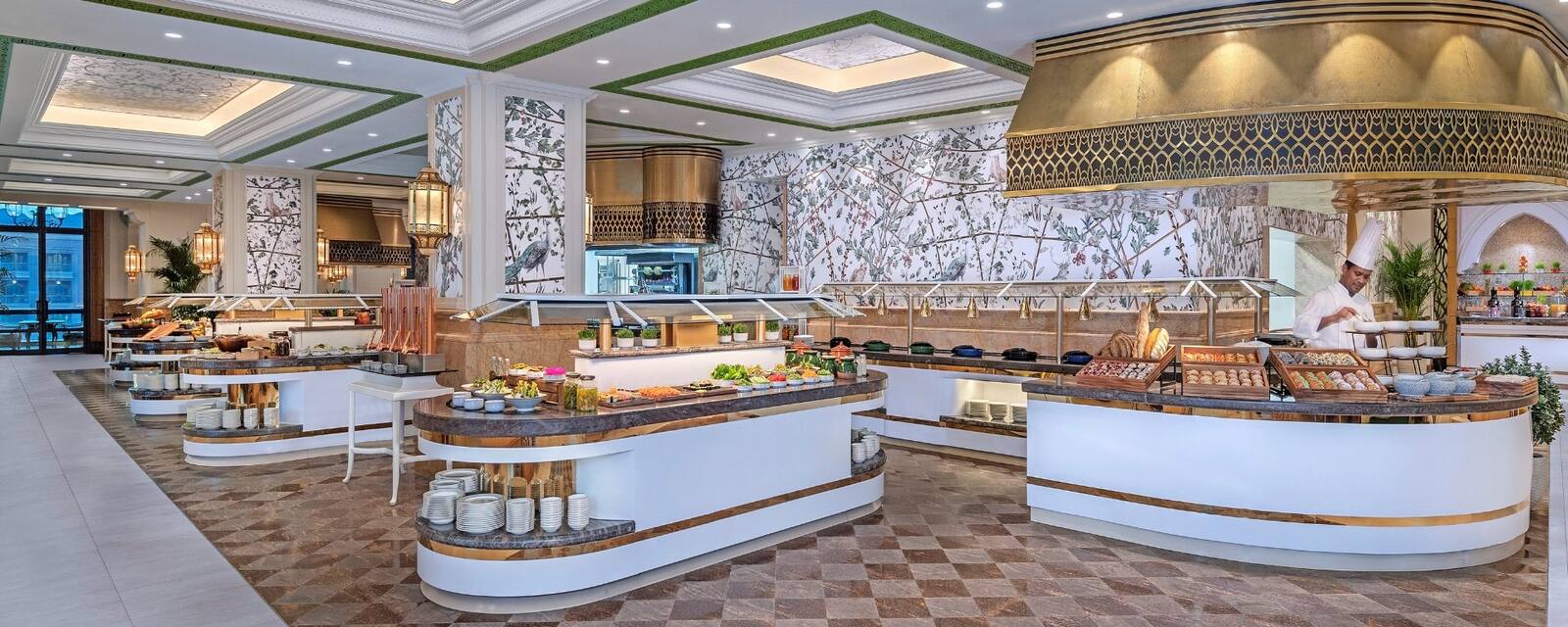 阿布達比皇宮酒店全日餐廳的現做料理台
