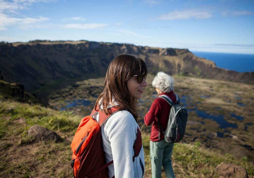 Explora 戶外景觀泳池、熱水按摩浴缸與日光浴放鬆平台