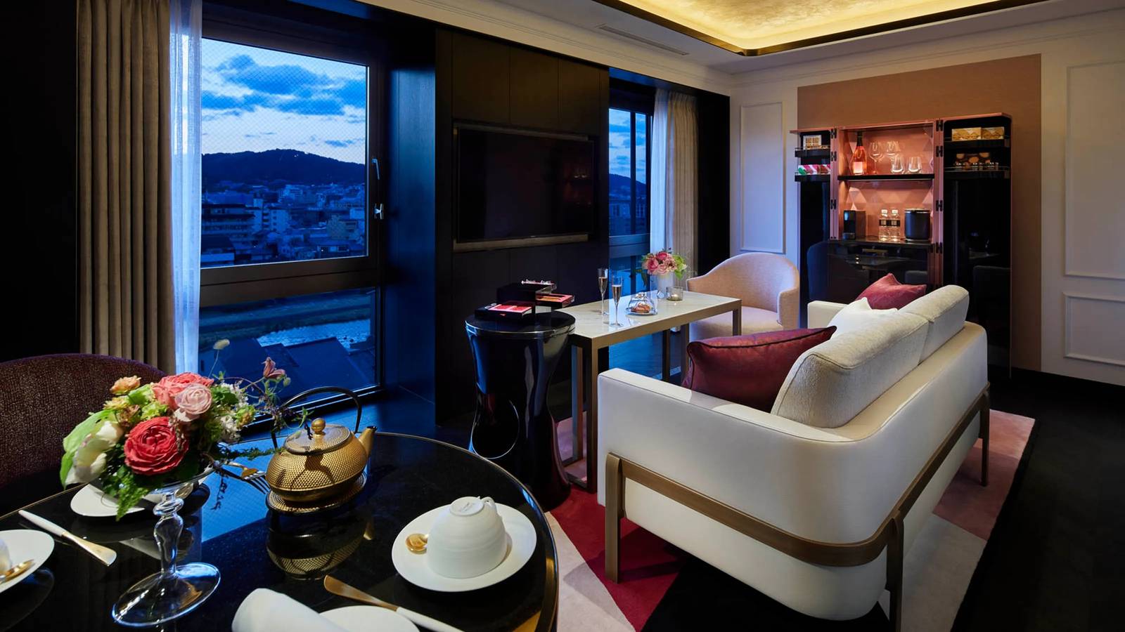 FAUCHON L'Hôtel Kyoto 窗邊座位望向京都市區