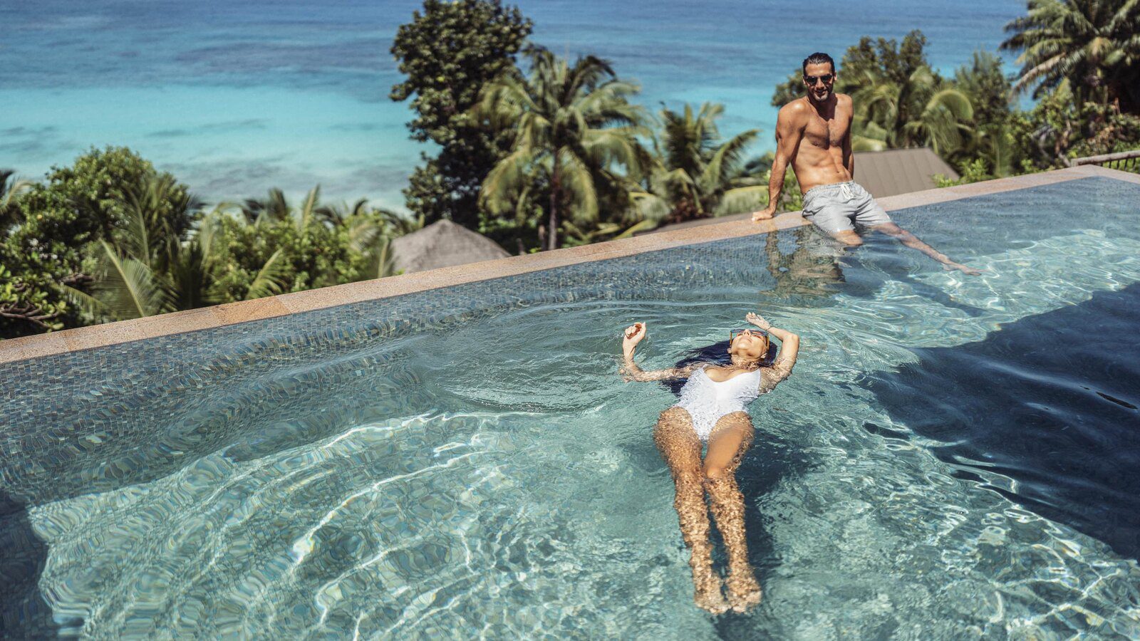 Four Seasons Resort Seychelles 無邊際泳池俯瞰 Petite Anse 海灣