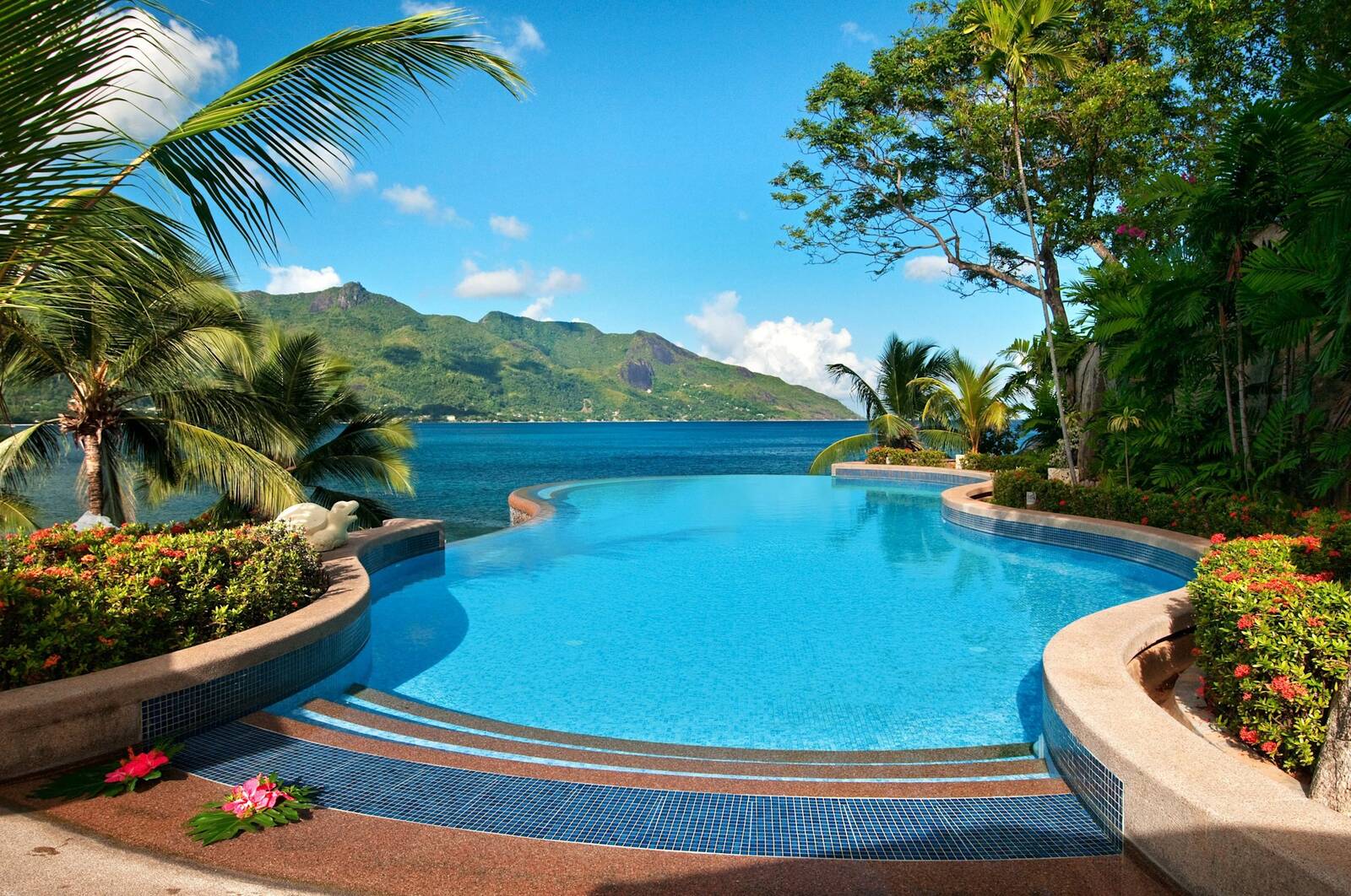 Hilton Seychelles Northolme 無邊際泳池與印度洋