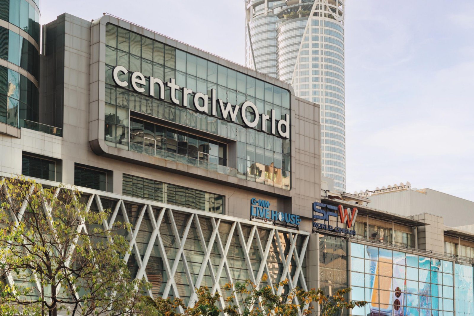 鄰近飯店的 CentralWorld 商場外觀