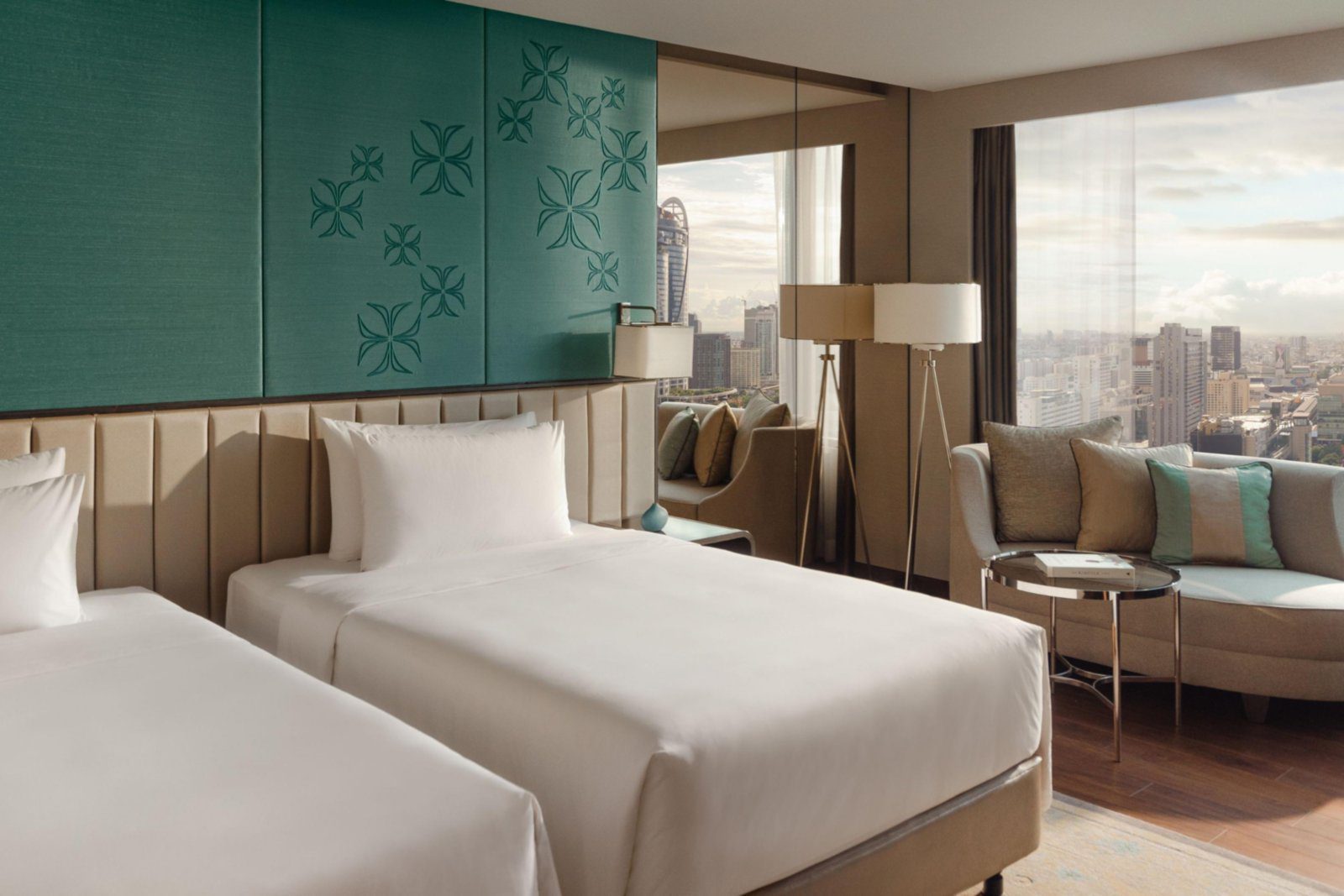 Classic Room 雙床房與城市窗景