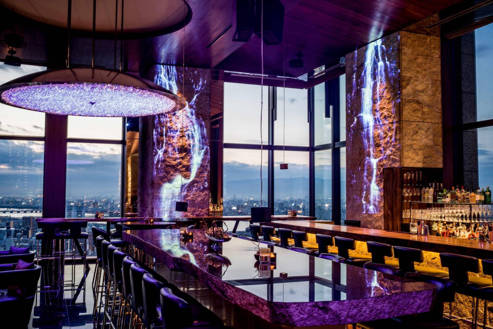 大阪洲際酒店 adee Lounge & Bar 吧台與夜景